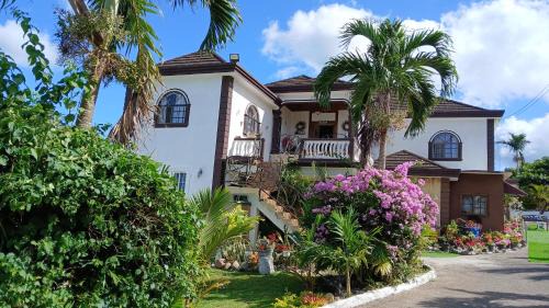 Mandeville Hideaway
