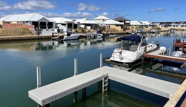 Mandurah Canal Oasis