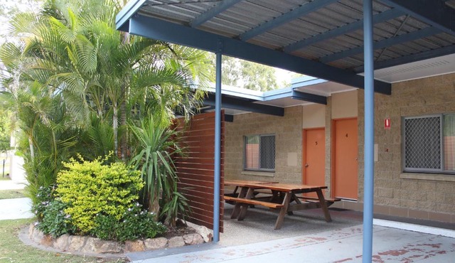 Mango Tree Motel