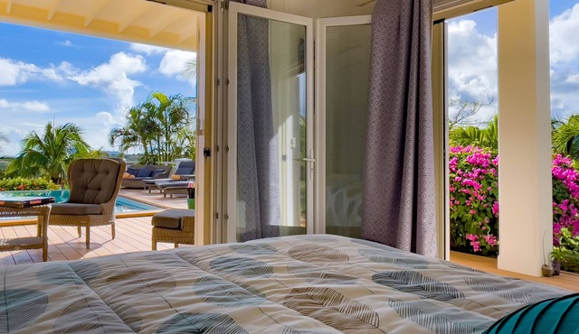Mango Villa- Come relax & unwind in this seaside retreat!