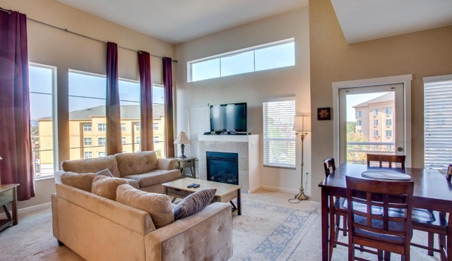 Manifest Upscale Spacious 2BD/2BA Apartment w/ balcony, fireplace