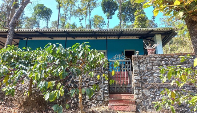 Manikkal Bungalow Uphill Cottage Large