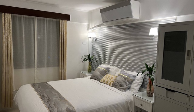 Manila 2 Bedroom fully furnished luxury condo