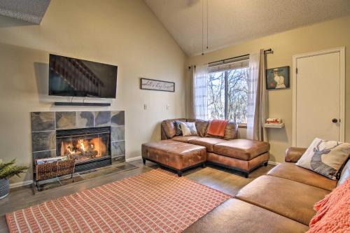 Manitou Springs Escape w/A/C & Private Deck!