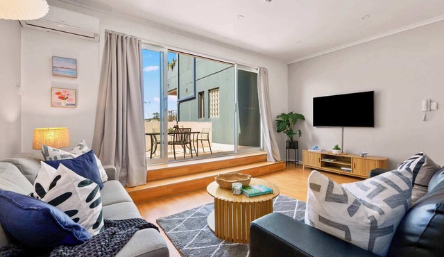 Manly Central Loft, a Chic Studio Apartment