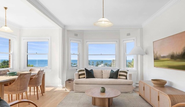 Manly Hilltop | Accommodation in Sydney with Ocean Views