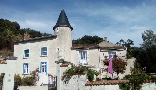 Manoir Le Cristal, Futuroscope from 33 euros