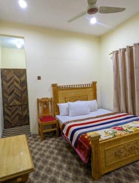 MANOKUR - E- BASA HOTEl