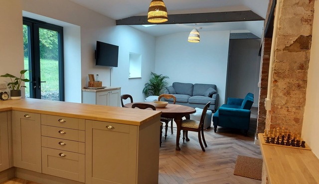 Manor Farm Barn - Spacious and Stylish Conversion