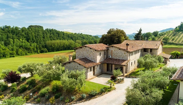 Mansion in Perugia with Pool & Sauna