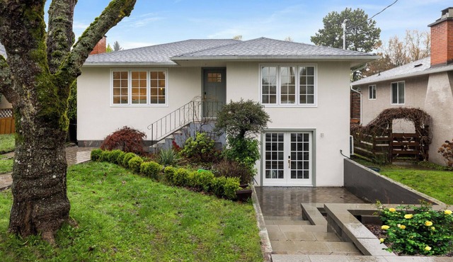 Maplecrest Manor