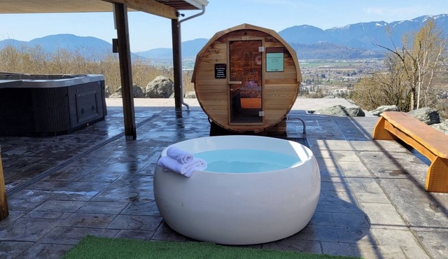 #MapleRockResorts - Weddings / Events / Sleeps over 100 people!!