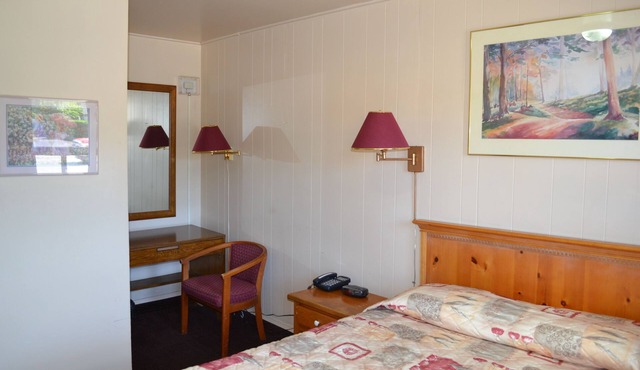 Maples Motel