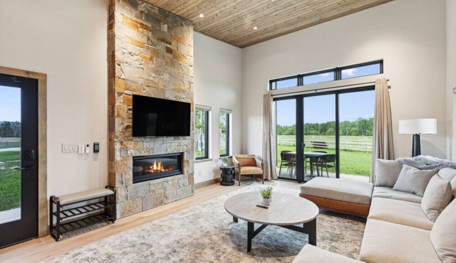Mara Luxury Cabins- Pine