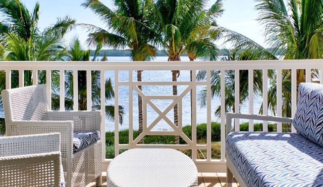 Marathon Oceanfront | ADA Queen + 5 Pools