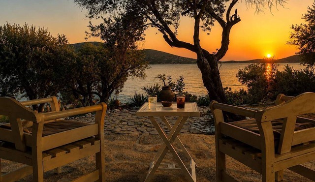 Mare E Cielo - Seafront Stay & Private Beach Samos