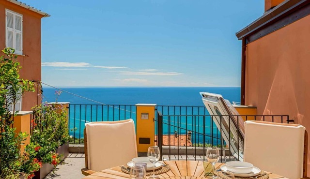 MareAmore – Your refuge overlooking the Cinque TerreWelcome to MareAmore, a delightful holiday home located in Volastra, a picturesque panoramic town in the municipality of Riomaggiore, immersed in the tranquility and breathtaking beauty of the Cinque