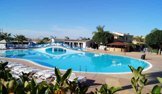 Mareluna Family Resort - Villa 3 - Wi-Fi and A / C!