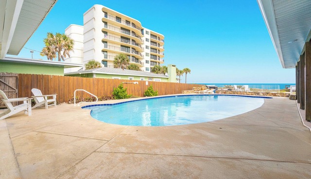 Margarita Manor - Oceanfront Pool Home