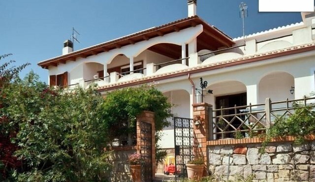 Margine Rosso Villa with garden 220 meters from the Poetto beach