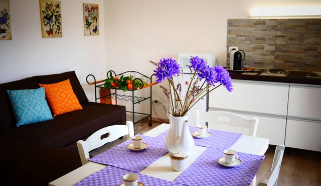 Marilyn's House 2 - Independent Holiday Home (Short Rentals)