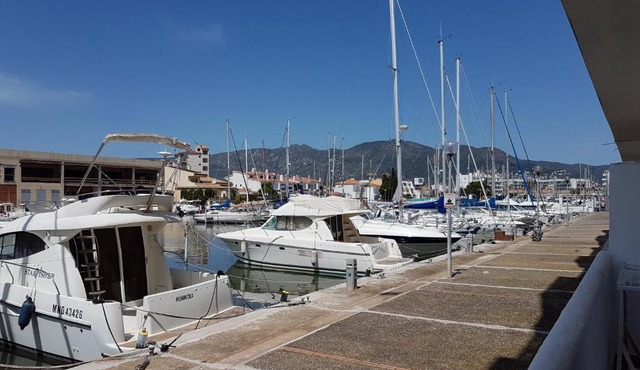 Marina 2