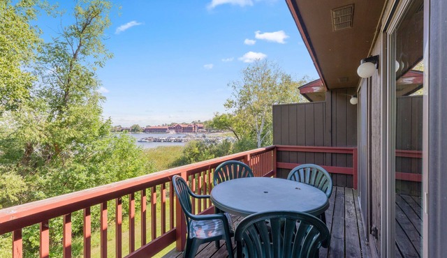 Marina Bay 2BR Condo w/Garage and Lake Views