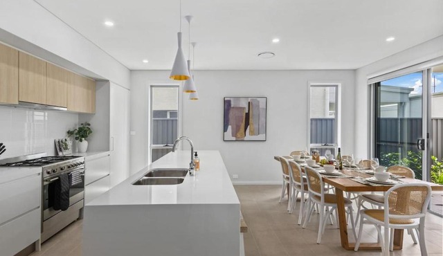 Marina Escape - Contemporary Coastal Living