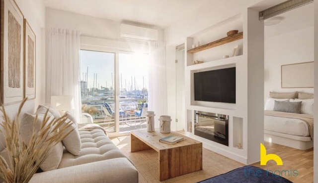 Marina View Haven King Beds & Cosy Fireplace!