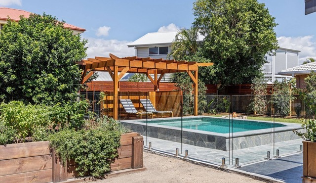 Mariners Rest - Heated pool and outdoor spa