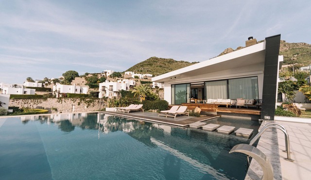 Marinhill High Luxury Property