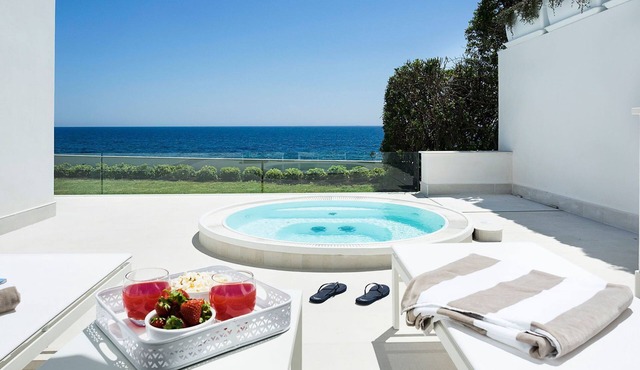 Mariol - 4 People, Jacuzzi, on the Sea, Garden, Wifi, A/C