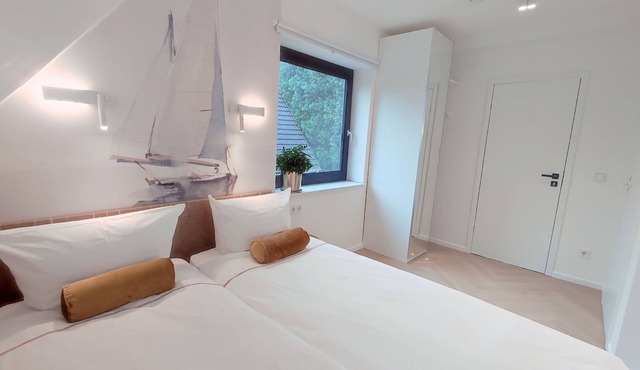 Maritime studio with spacious balcony. Free parking on the street