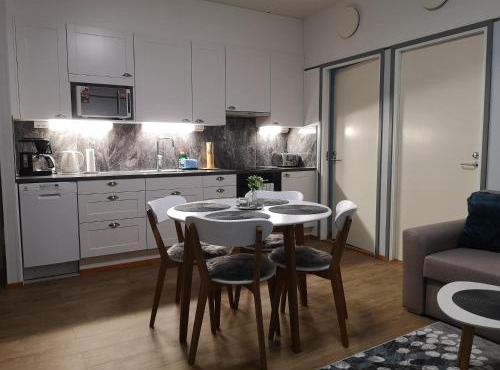 Marivas, 2 bedroom apt, free parking & WiFi