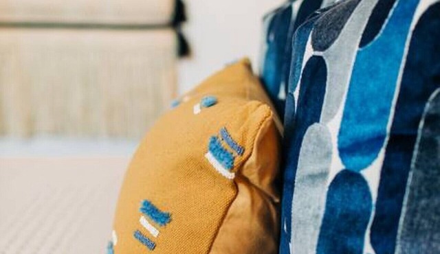 Market #9 · Stellar Suites | The Oaks Room in NuLu | Bikes