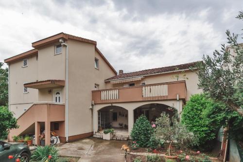 Markoni Apartments