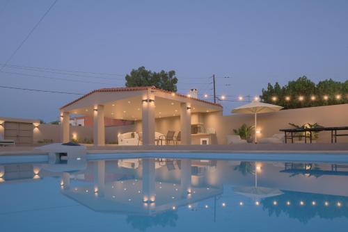 Maroon 7 Residence