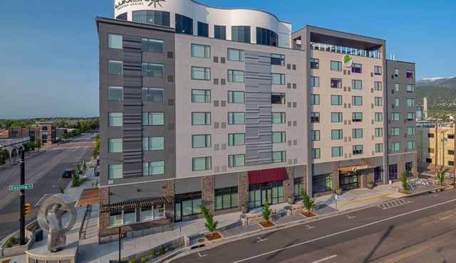 Marriott Hotel in downtown Colorado Springs with indoor pool,WiFi, fitness room