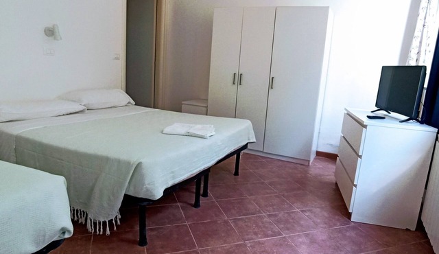 Mars, one-bedroom apartment in the hills 2 km from the sea