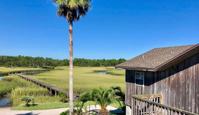 Marsh Views Surround, Water Activities Abound at Cozy Home 10 mins from St. Aug