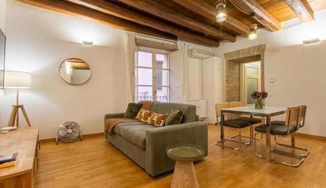 Martini Castello Boutique Apartments - Historic Center & Lift