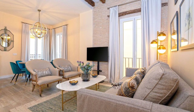 Marvelous 3-bedroom apartment in the heart of Seville. Feria IV