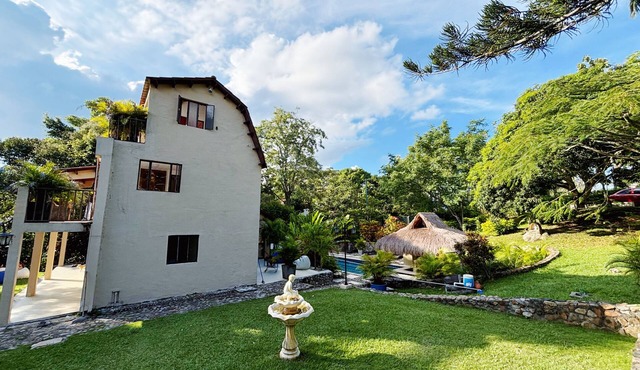 Marvelous 5-bedroom house with WiFi in Guaduas