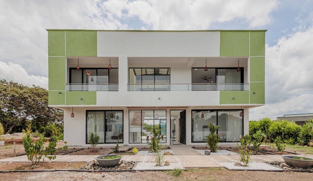 Marvelous 5-bedroom Villa in Cerritos, Pereira