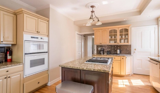 Marvelous Stoneham 4BR House, near Shops & Restaurants, by Blueground