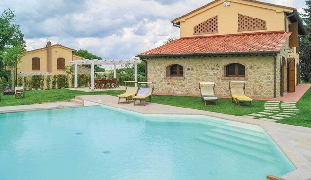 Marvelous Villa Set on the Green Tuscan Hills