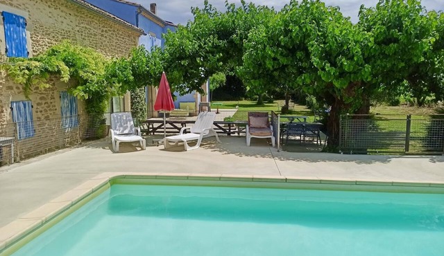Mas de coquettes avec piscine