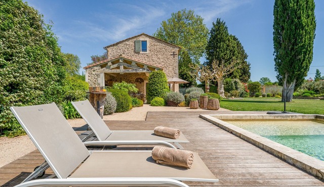 Mas de la Source – Prestigious Provençal Retreat with Heated Pool, Landscaped Garden, A/C