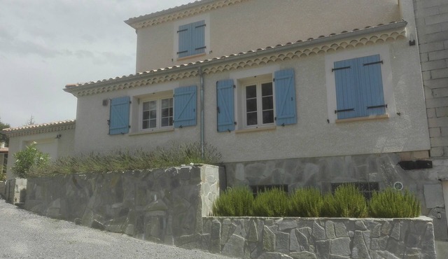 Mas De Vignal Property. Villa for 10 pers. with beautiful infinity pool.