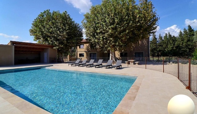 Mas provençal climatisé avec piscine